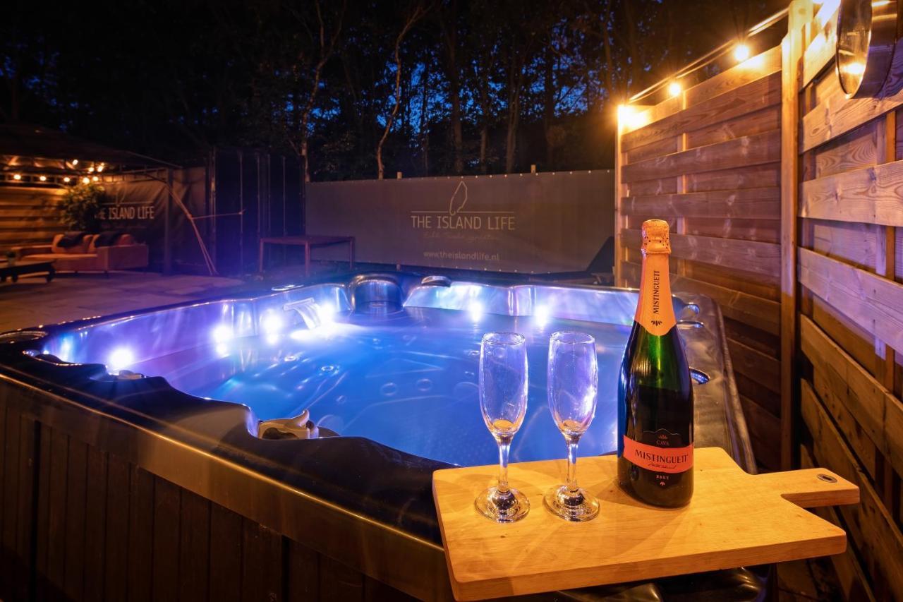 Bed and Breakfast The Island Life Texel - Wellness Де-Коог Экстерьер фото